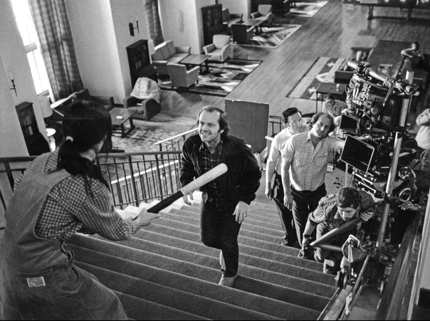 Кадр со съёмок фильма «Сияние»: Шелли Дюваль и Джек Николсон на съемках. 