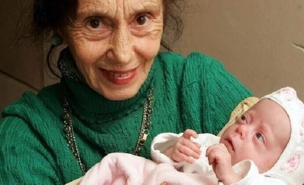Женщина родила первого ребенка в возрасте 66 лет и попала в Книгу рекордов Гиннеса как самая старая мать в мире. Когда Адриане Илиеску было 20 лет она вышла замуж. Муж был категорически против