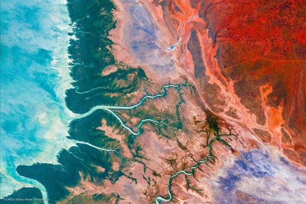 Все краски планеты: Google Earth показал новые удивительные снимки Земли Популярное приложение Google Earth после последнего обновления пополнилось тысячей новых снимков нашей планеты, сделанных