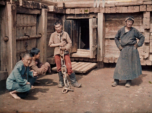 Монгольская тюрьма (Урга, 1913 год)