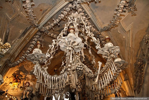 Седлецкая церковь: необычный интерьер, украшенный тысячами костей