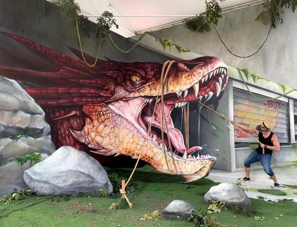 Уличный художник превращает обветшалые стены в невероятные 3D-граффити
