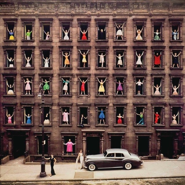 Знаменитое фото Ормонда Джигли «Девушки в окнах» 1957 год. Он сделал этот кадр из окна своей квартиры на E58St. в