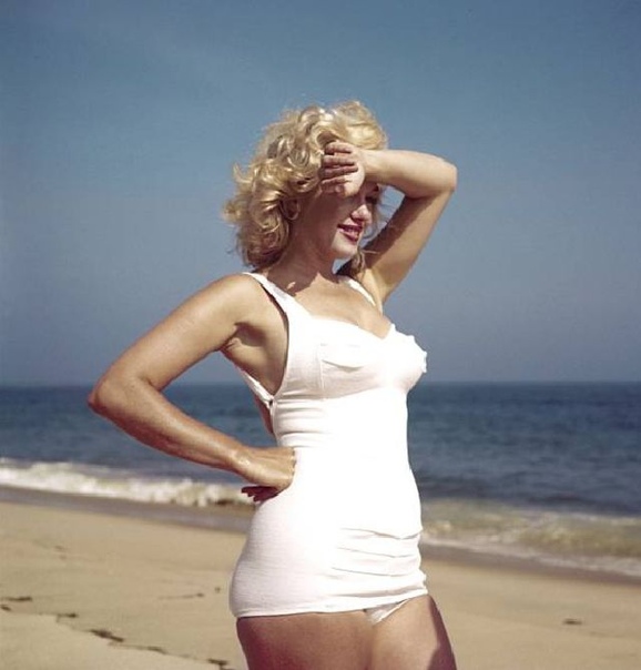 Пляжная фотосессия с Мэрилин Монро, 1957 год.
