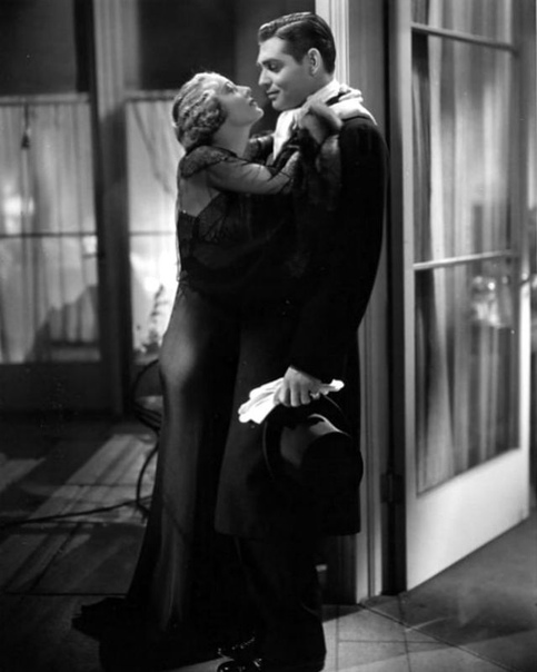 Романтические кадры КларкаГейбла с Кэрол Ломбард из фильма «Трудный мужчина». 1932 год