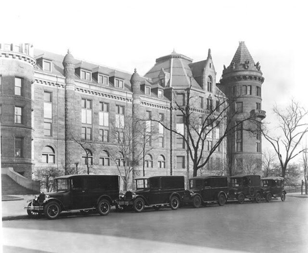 Подборка чёрно-белых снимков Нью-Йорка, 1920-х годов. Фотограф: Джим Гриффин.