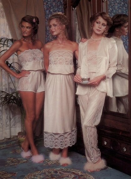 Целомудренная реклама бренда нижнего белья "Victoria's Secret" в 1979 году 