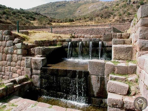ТИПОН, Перу  Всего в 30 километрах от Куско, в направлении юго-востока расположен один из самых удивительных памятников строительства древней, канувшей в лету цивилизации, археологический
