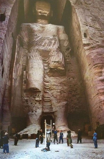 Бамианские статуи Будды, которых мир лишился навсегда Бамианские статуи Будды две гигантские статуи Будды (55 и 37 метров), входившие в комплекс буддийских монастырей в Бамианской долине
