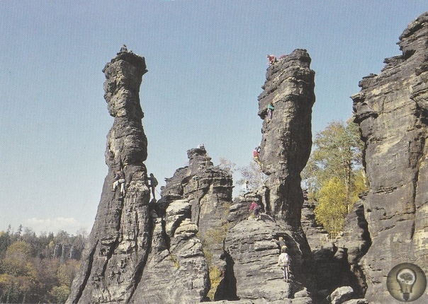 Святилище Экстернштайне магическая сила древних скал Экстернштайне (Externsteine)  это причудливое скопление скал, расположенное в  Тевтобургском лесу (Teutoburger Wald) под Хорн-Бад-Майнбергом