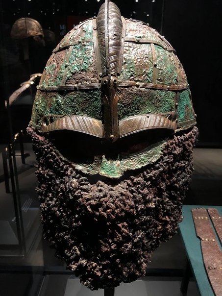 Шлем викинга Вендельского периода, возрастом 1200 лет найденный в Швеции