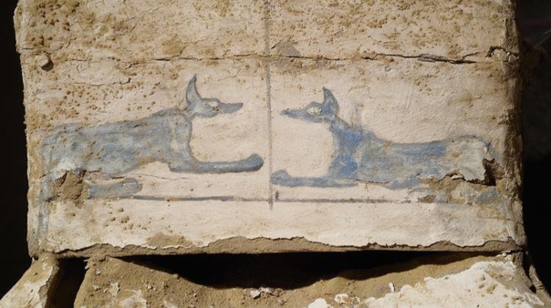 Десятки мумий найдены возле древнейшей пирамиды мира. Польские археологи наткнулись на древнее погребение в некрополе Саккары на севере Египта.Раскопки в обширном некрополе в Саккаре проводятся
