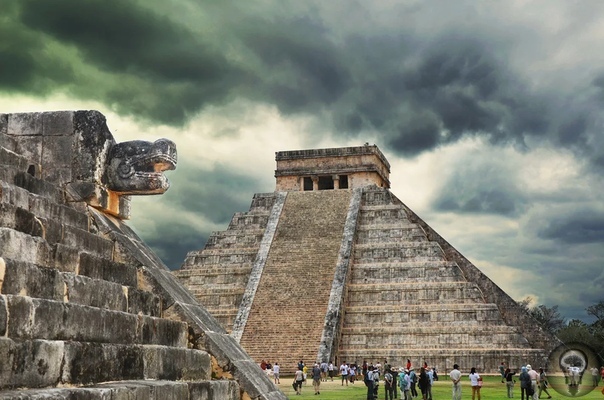 Тайна щебечущих пирамид майя Если вам повезло, и вы оказались в одиночестве перед пирамидой майя Кукулькана в Чичен-Ице, то вам доступно акустическое чудо. Хлопните в ладоши перед ступенями