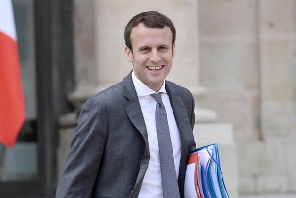Эммануэль Макрон Эммануэль Макрон - президент Франции, который одержал победу на выборах 2017 года, бывший министр экономики и промышленности в администрации Олланда, лидер партии «Вперед!».