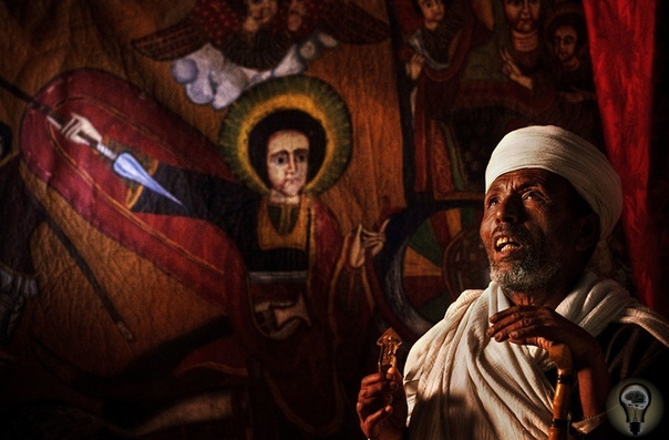 РОЖДЕСТВО В ЛАЛИБЭЛЕ. Ч.-1 Фоторепортаж из эфиопского Иерусалима.Эфиопскую Лалибэлу называют африканским Иерусалимом. Город ведет свою историю с XII века, а сама Эфиопия стала христианской еще