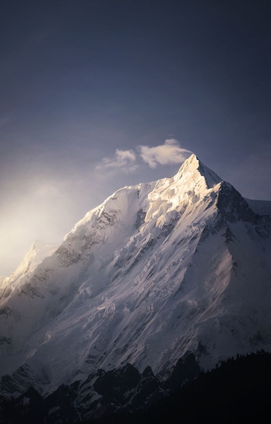 Первый луч Величественная гора Ракапоши, ПакистанФото: fawadmalic