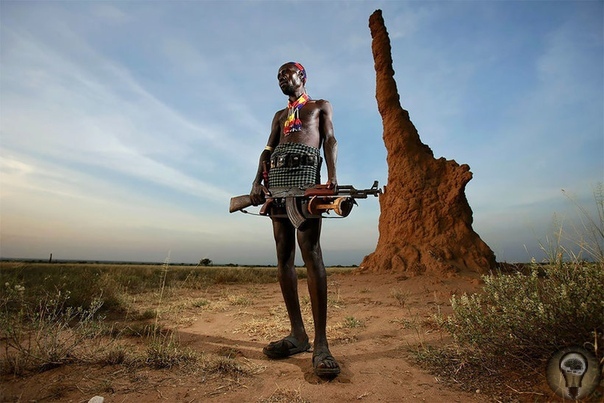 Фотограф сделал великолепные портреты воинов мурси из долины Омо в Эфиопии Брент Стиртон знаменитый фотограф-документалист, лауреат самых престижных международных фотопремий, страстный