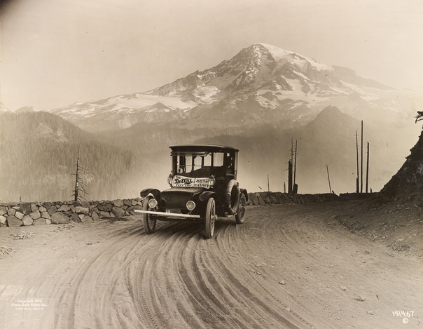 Электрический автомобиль «Детройт Электрик» / Detroit Electric (1919 год) Автомобиль снят сто лет тому назад во время рекламного пробега из Сиэтла до национального парка Маунт-Рейнир.