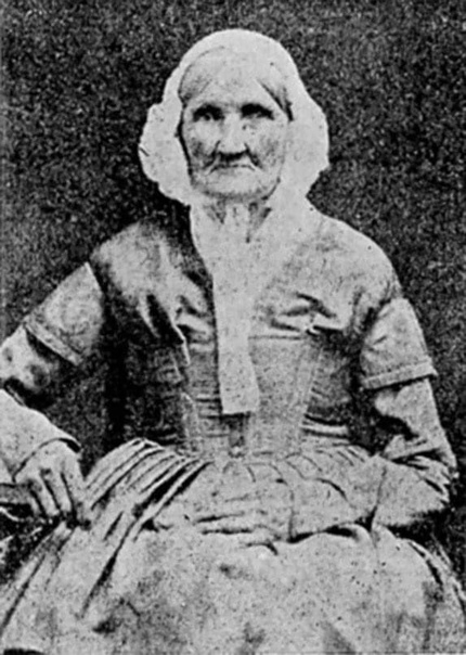 Ханна Стилли родилась в 1746 году, а эта ее фотография сделана в 1840-м. Вполне вероятно, что она является самым раннерождённым человеком, запечатлённым фотографическим способом. Во времена