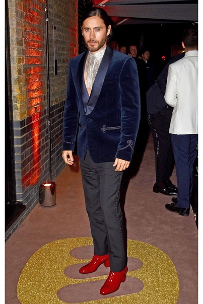 Лето в декабре: самые эпатажные образы главного модника Голливуда Джареду Лето исполнилось 48!