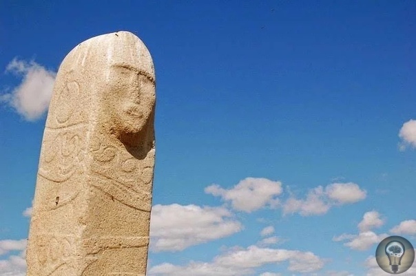 Оленный камень: загадка Бронзового века На территории Сибири и в Монголии в разное время были обнаружены странные каменные плиты с высеченными на них рисунками. Ученые долго ломали голову, что