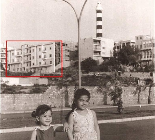 Худой дом в Бейруте или как важно договариваться. Худой дом в Бейруте (Ливан) был построен в 1954 году. Площадь земли составляет всего 120 квадратных метров, около 60 см в самой узкой своей