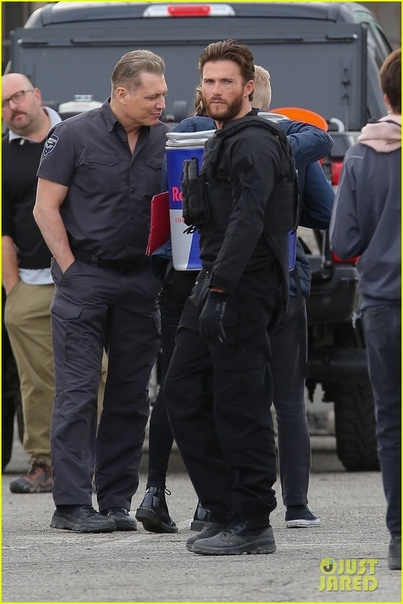 Скотт Иствуд и Джейсон Стэйтем на съемках «Инкассатора» от Гая Ричи 