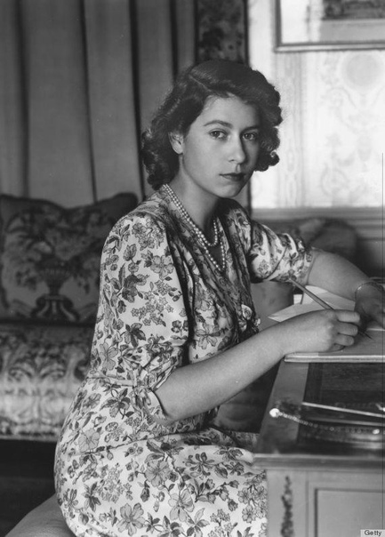 Королева Елизавета II, 1944 год