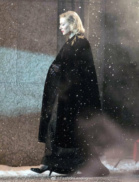 Кейт Бланшетт и Руни Мара на новых фото со съёмок фильма Гильермо дель Торо «Аллея кошмаров» Лента станет одноименной экранизацией новеллы Уильяма Линдсея Грешама. Брэдли Купер сыграет