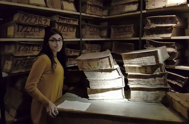 Исторические архивы Банка Неаполя считаются самой крупной в мире коллекцией банковских документов Шутка ли, здесь есть бумаги с середины XV века и до наших дней! Коллекция занимает 330 комнат в