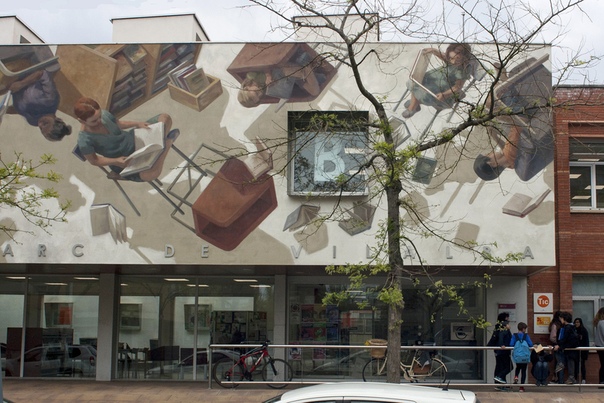 Невесомый стрит-арт Синте Видаль. На стенах предметы, здания и люди улетают и оборачиваются. Эти потрясающие фрески, которые, среди прочего, можно увидеть на улицах Лос-Анджелеса и Гонконга,