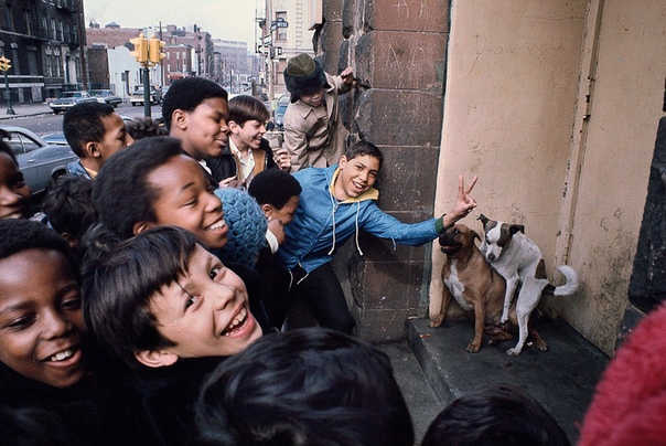 Серия работ фотографа Camilo José Vergara. Нью-Йорк 70-х.